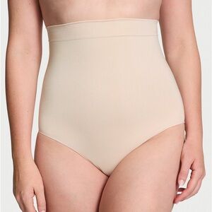 Victoria's Secret
Shapewear by Victoria SeamlessShaping™ High-Waist Brief Panty